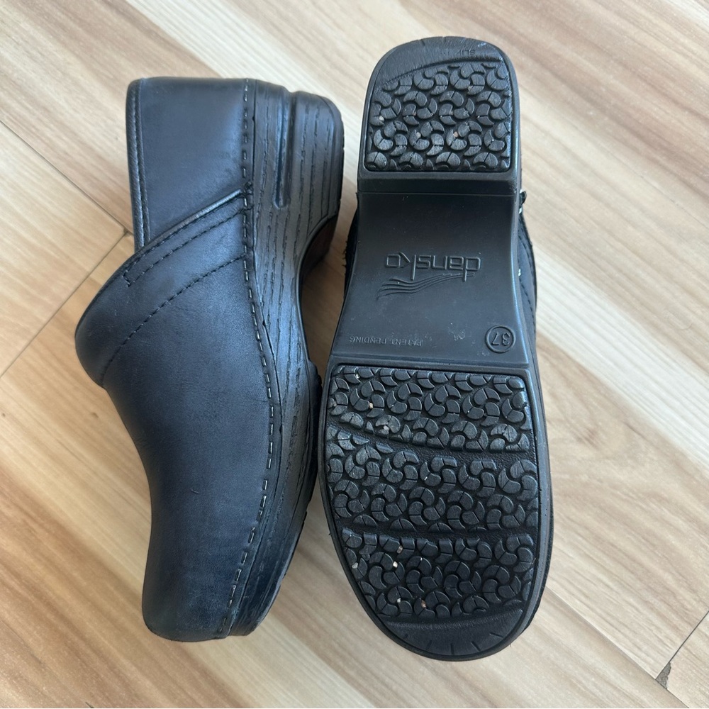 Dansko shoes - Picture 2 of 5